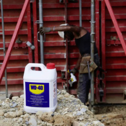 WD-40 Produit Multifonction Bidon 5L