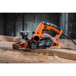 Rabot électrique AEG PL700 – 82 mm de précision et 650W de puissance