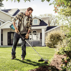 Makita DUR368LZ • Débroussailleuse 36 V (2×18 V) – LXT, Puissance & liberté sans fil | SuperQuincaillerie