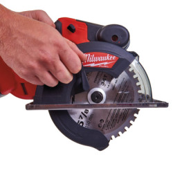 Scie circulaire à métaux M18 Fuel Milwaukee diamètre 150 mm machine seule sans batterie