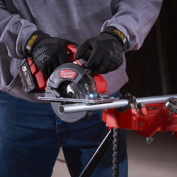 Scie circulaire à métaux M18 Fuel Milwaukee diamètre 150 mm machine seule sans batterie