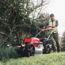 Tondeuse à gazon autotractée 53 cm à double batterie (livré sans batterie ni chargeur)