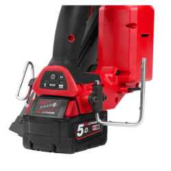 Cloueur FFN-502CA Milwaukee avec 2 batteries 5Ah et 19800 clous 75mm/7,4x2,8 annelés