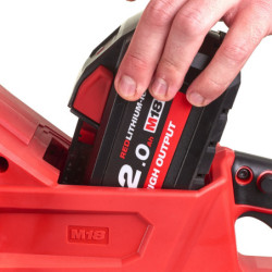 Tronçonneuse 30cm Milwaukee M18 FCHSC-122 avec 2 batteries et 1 chargeur