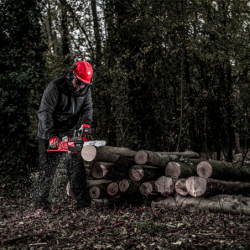 Tronçonneuse 30cm Milwaukee M18 FCHSC-122 avec 2 batteries et 1 chargeur