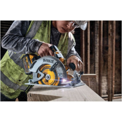 Scie circulaire XR 18V en coffret, sans batterie ni chargeur DCS573NT-XJ