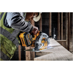 Scie circulaire XR 18V en coffret, sans batterie ni chargeur DCS573NT-XJ
