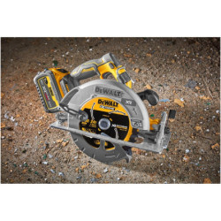 Scie circulaire XR 18V en coffret, sans batterie ni chargeur DCS573NT-XJ
