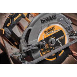 Scie circulaire XR 18V en coffret, sans batterie ni chargeur DCS573NT-XJ